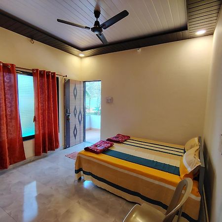 Omkar Beach Resort Малван Экстерьер фото